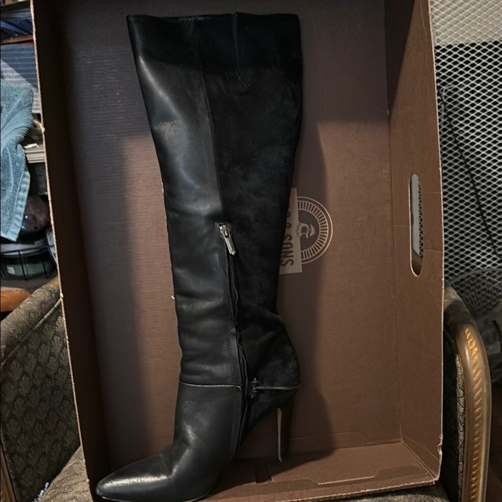 Sleek Black Heeled Boots